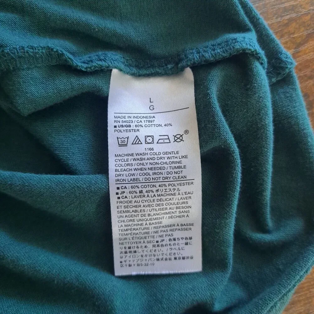 BANANA REPUBLIC PREMIUM WASH T SHIRT  SIZE L green